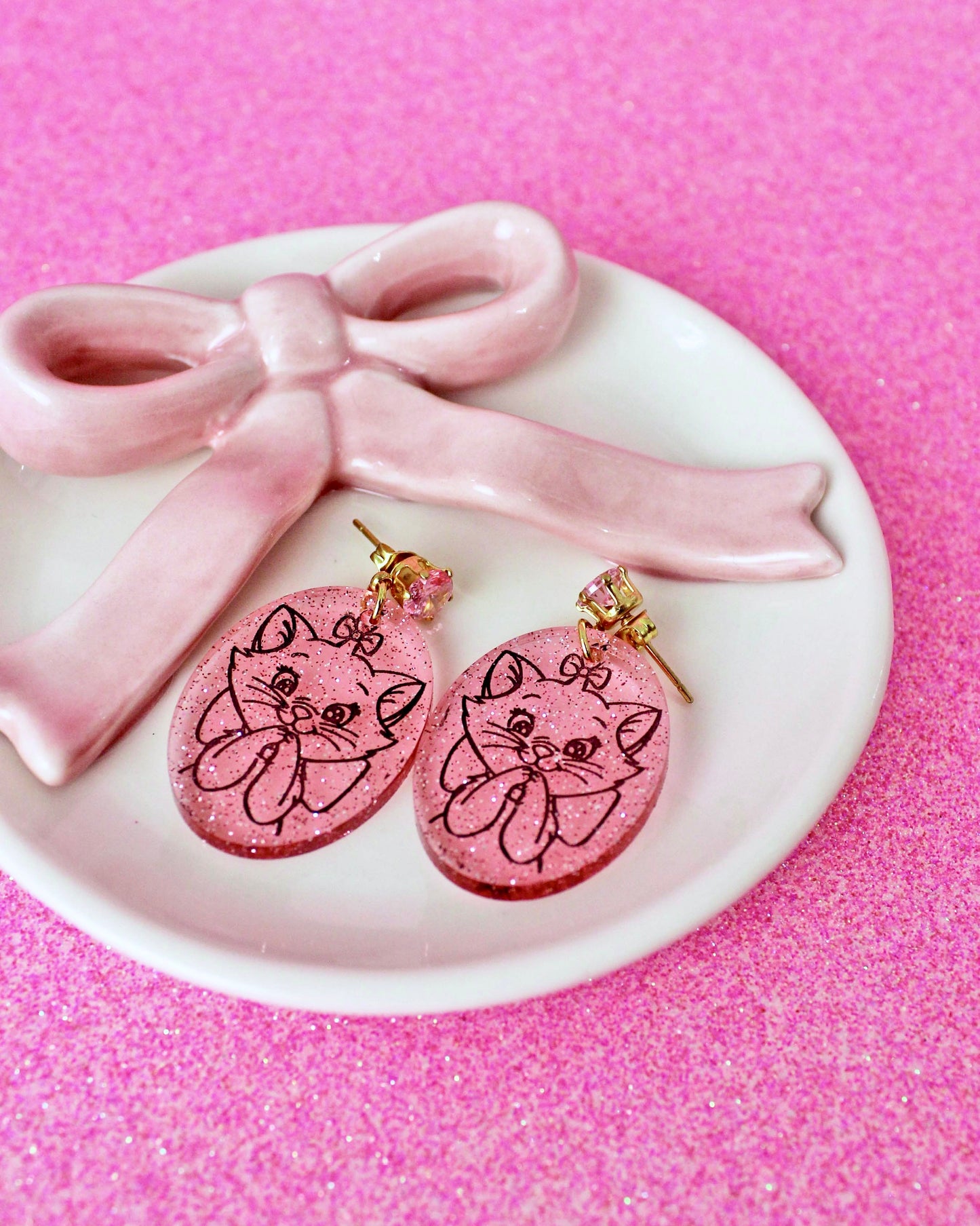 Sassy Cat Dangle Earrings - Character Jellies