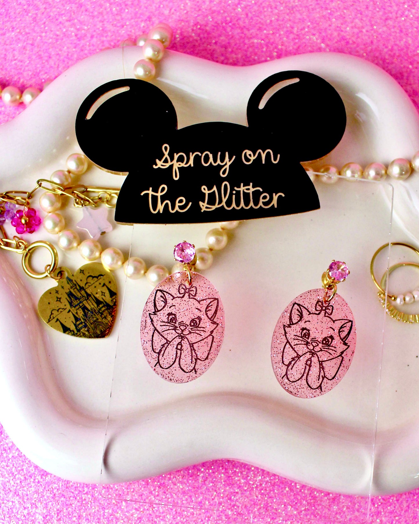 Sassy Cat Dangle Earrings - Character Jellies